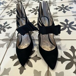 Biden Black Bow Heels (39 - size 8.5)